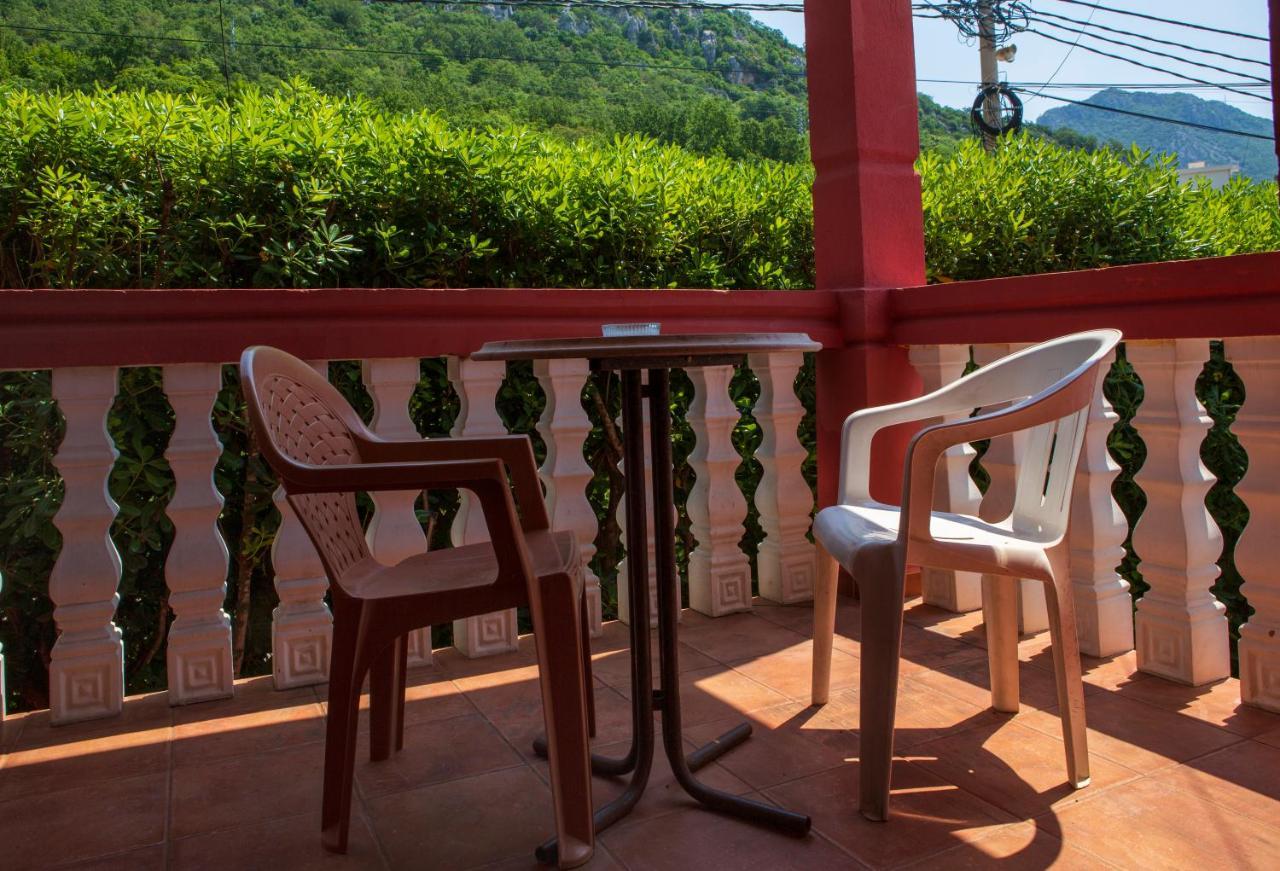 Family Apartments Vukcevic Čanj Екстериор снимка