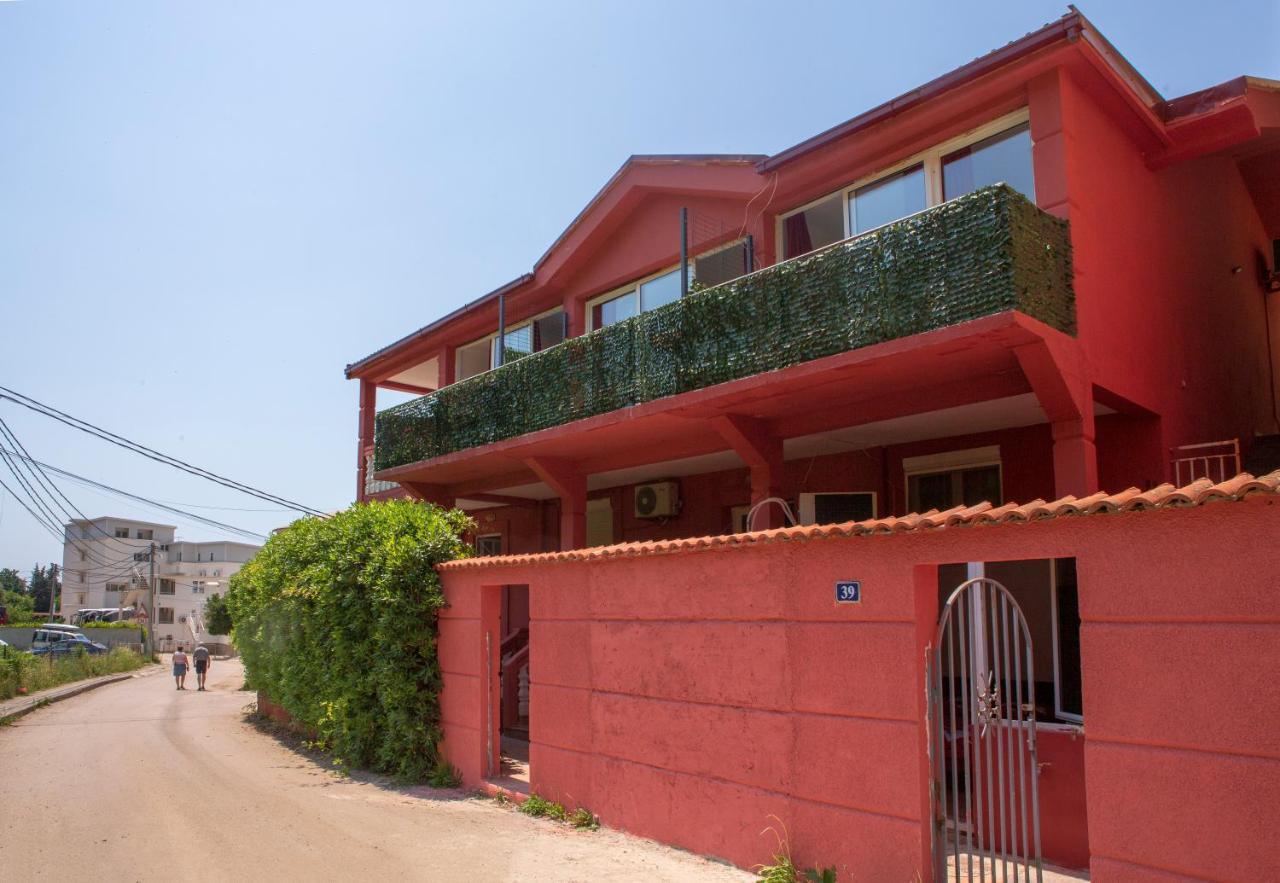 Family Apartments Vukcevic Čanj Екстериор снимка
