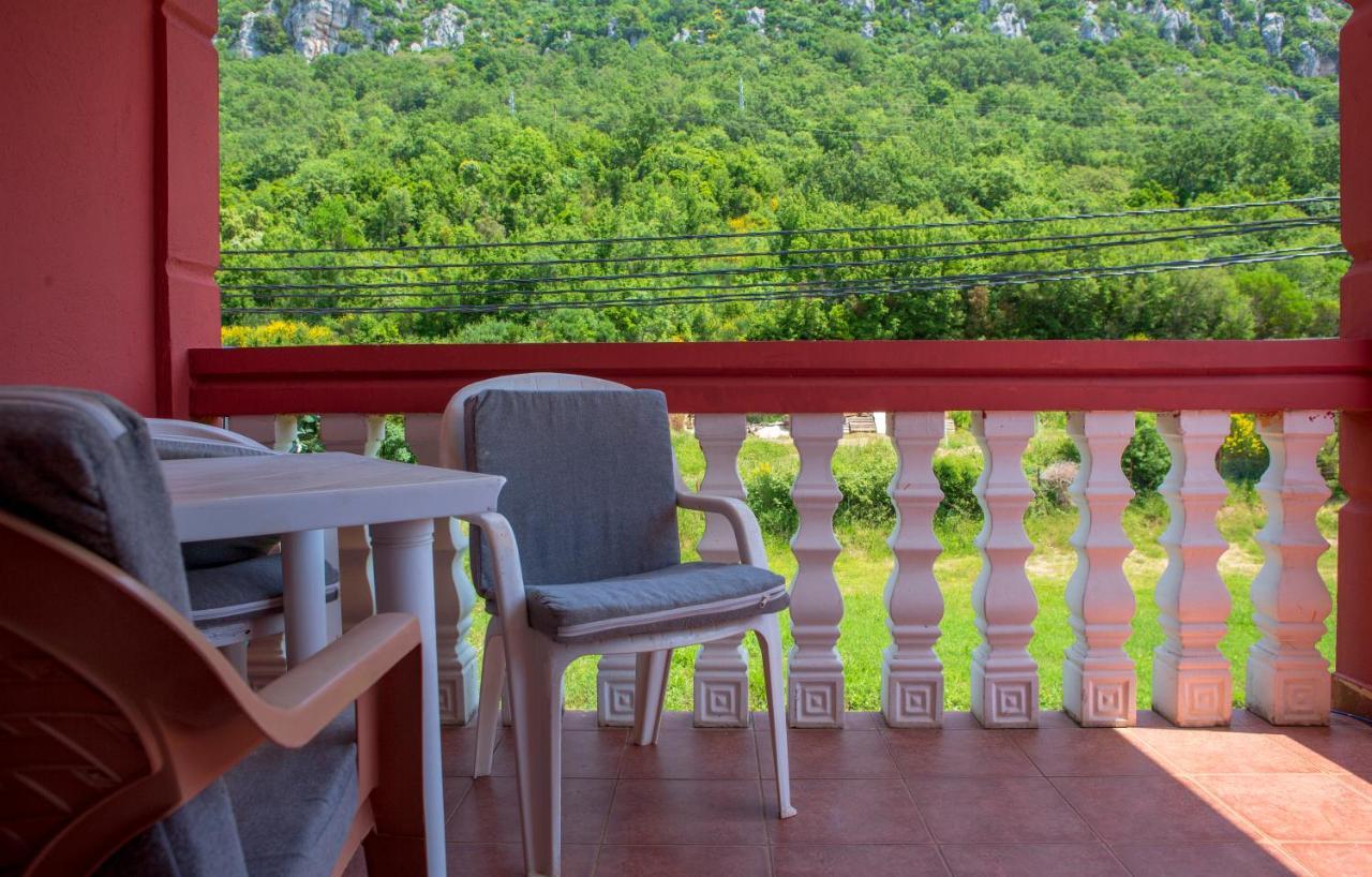 Family Apartments Vukcevic Čanj Екстериор снимка