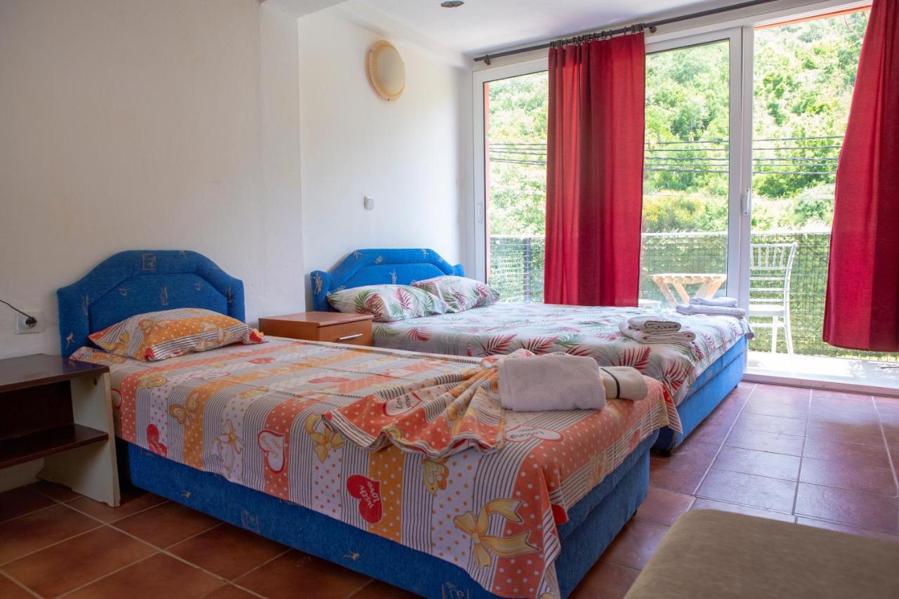 Family Apartments Vukcevic Čanj Екстериор снимка