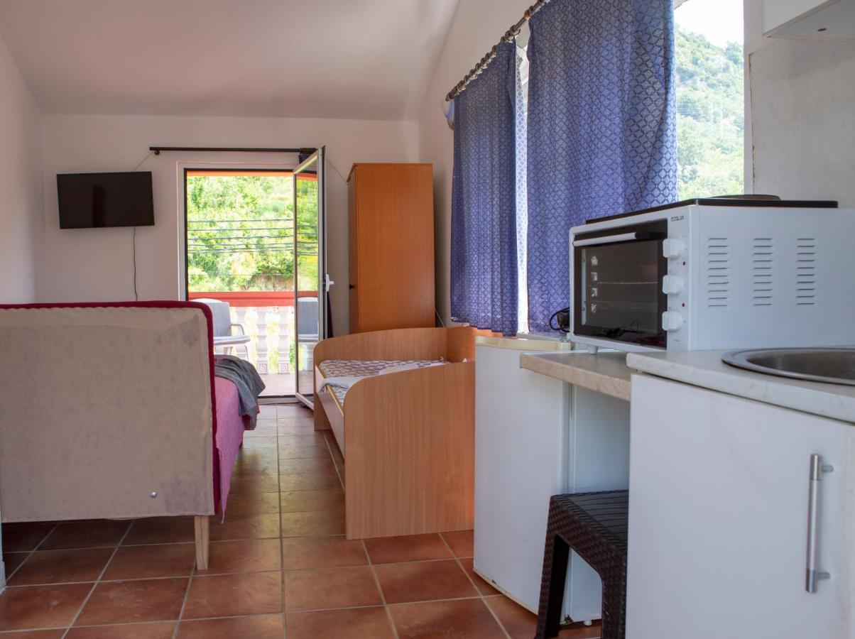 Family Apartments Vukcevic Čanj Екстериор снимка