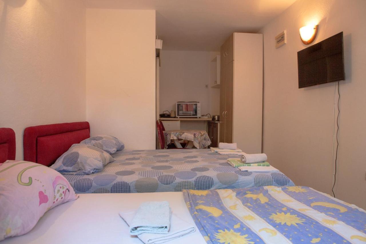 Family Apartments Vukcevic Čanj Екстериор снимка
