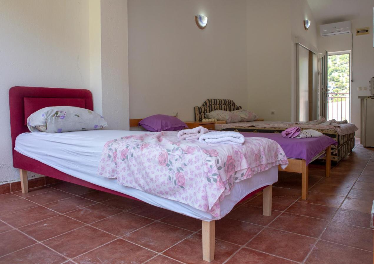 Family Apartments Vukcevic Čanj Екстериор снимка