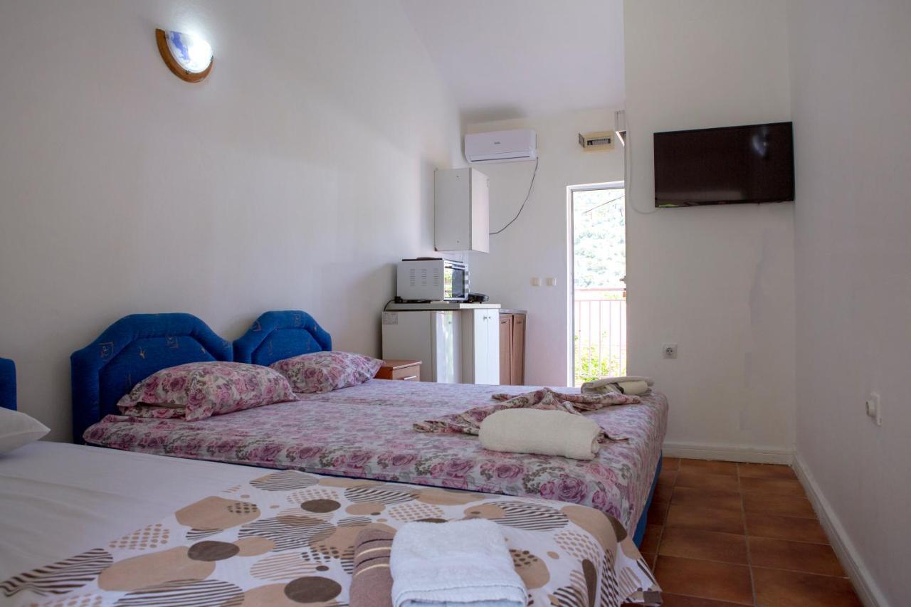 Family Apartments Vukcevic Čanj Екстериор снимка