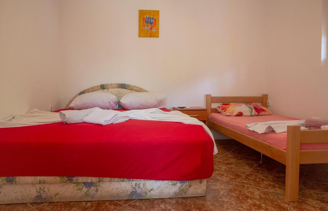 Family Apartments Vukcevic Čanj Екстериор снимка
